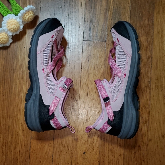 Lands' End Pink Sneaker Water Shoe - Picture 6 of 11